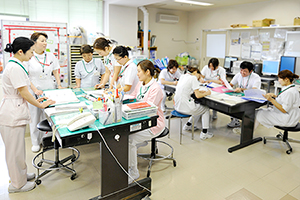 一般病棟入院基本料7対1を取得しました。