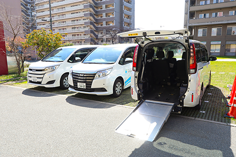 城東医誠会透析クリニックでは専用の送迎車による送迎を行っております